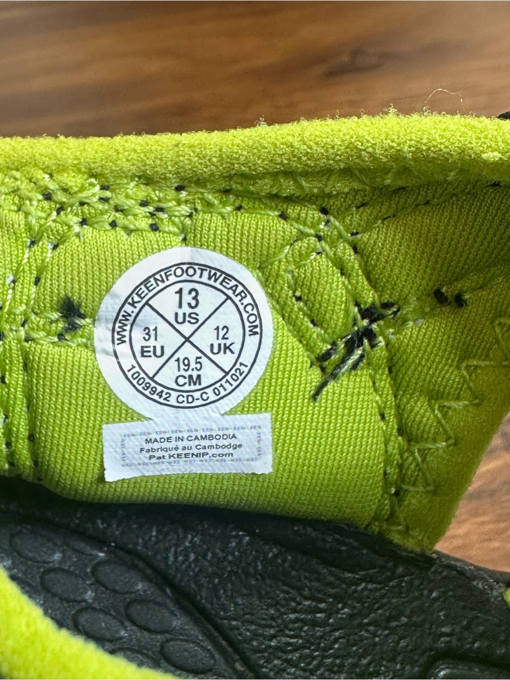 KEEN Newport H2 Kids Sandals Size 13 Black Lime Green Hiking Water Shoes 1009965 - Picture 3 of 12
